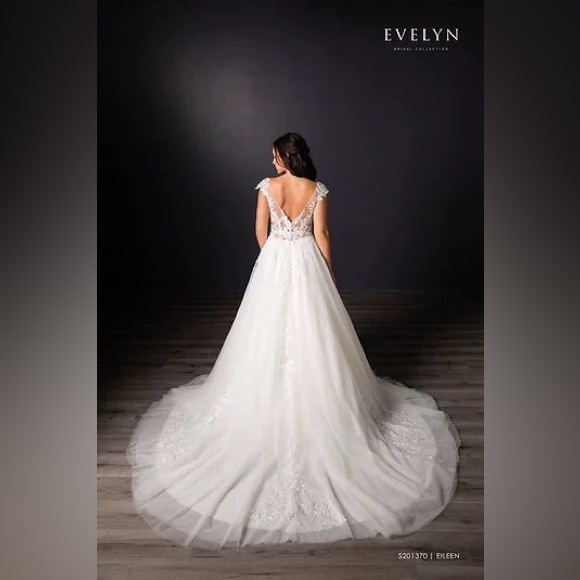 Size 8 (L) EVELYN BRIDAL Pearl embroidery sequin lace mesh wedding dress - Picture 2 of 9